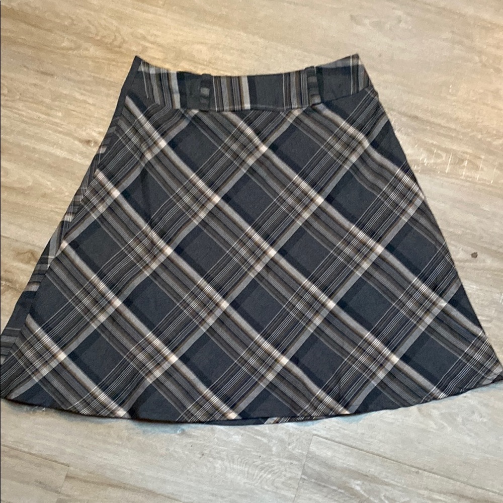 East 5th A-Line Skirt in Black and Gray Plaid